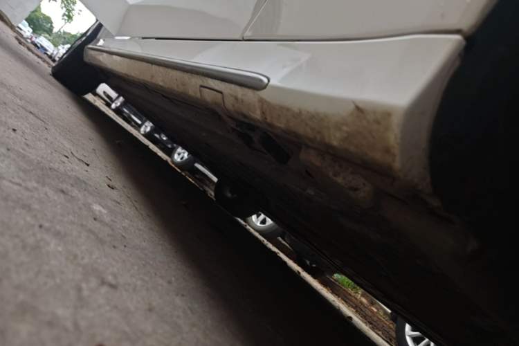 Used Mercedes-Benz C-Class 2020 C 260 L Sport Edition Right Side Sill
