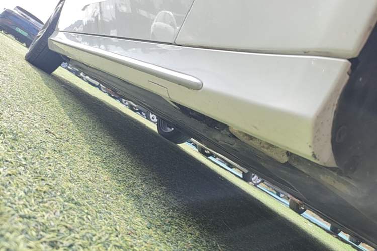 Used Mercedes-Benz C-Class 2020 Restyled C 260 L Sport Edition Right Side Sill