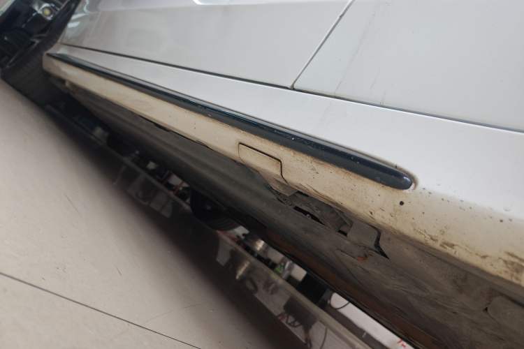 Used Mercedes-Benz C-Class 2020 Restyled C 260 Sport Edition Right Side Sill