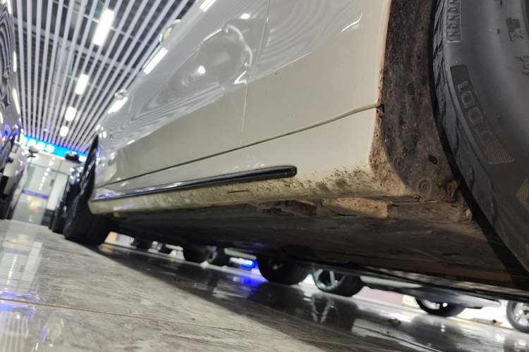 Used Mercedes-Benz C-Class 2020 C 260 Sport Edition Right Side Sill