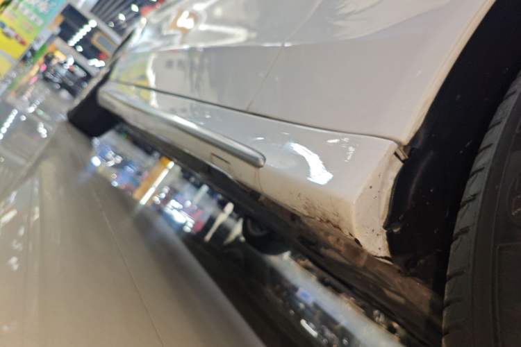 Used Mercedes-Benz C-Class 2020 C 200 L Fashion Edition Sport Version Right Side Sill