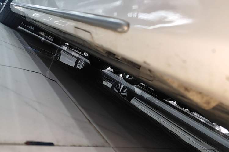 Used Mercedes-Benz C-Class 2020 Restyled C 260 L Sport Edition Right Side Sill