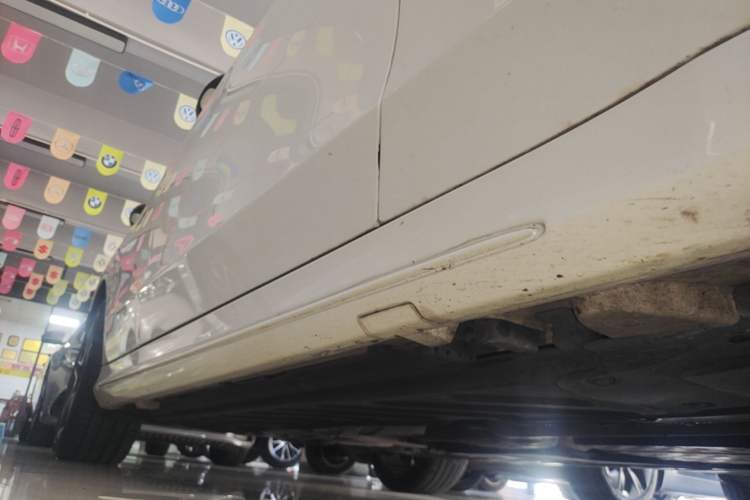 Used Mercedes-Benz C-Class 2020 Facelifted C 260 Estate Right Side Sill