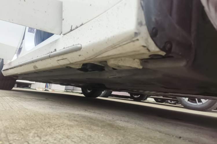 Used Mercedes-Benz C-Class 2020 Restyled C 260 L Sport Edition Right Side Sill
