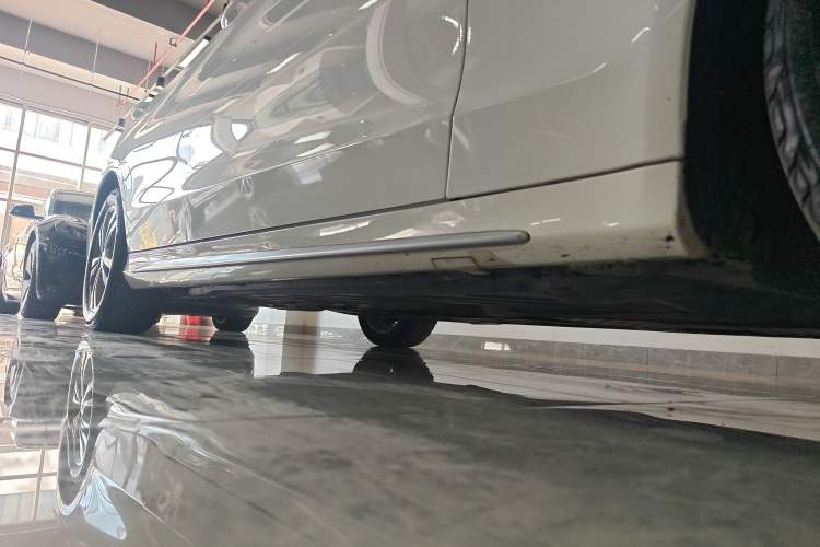 Used Mercedes-Benz C-Class 2020 Restyled C 200 L Fashion Edition Sport Version Right Side Sill