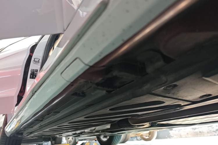 Used Mercedes-Benz C-Class 2020 Restyled C 260 L Sport Edition Right Side Sill
