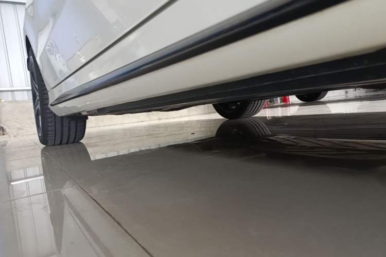 Used Mercedes-Benz C-Class 2020 Restyled C 260 Sport Edition Right Side Sill