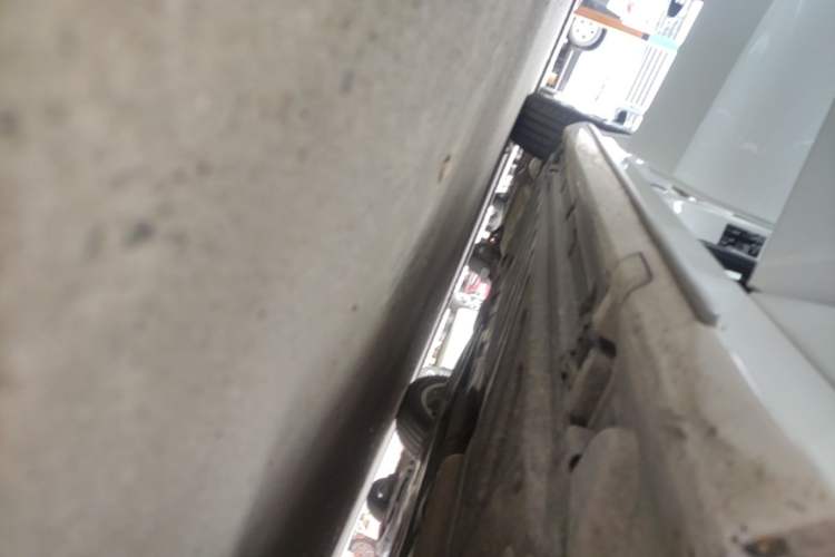 Used Mercedes-Benz C-Class 2020 Restyled C 260 L Sport Edition Right Side Sill