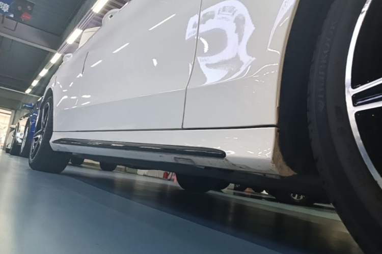 Used Mercedes-Benz C-Class 2020 Restyled C 260 Sport Edition Right Side Sill