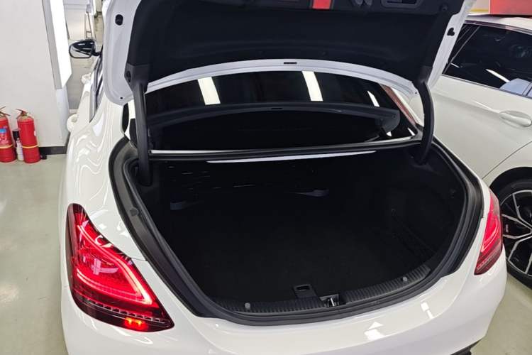 Used Mercedes-Benz C-Class 2020 Restyled C 260 Sport Edition Trunk