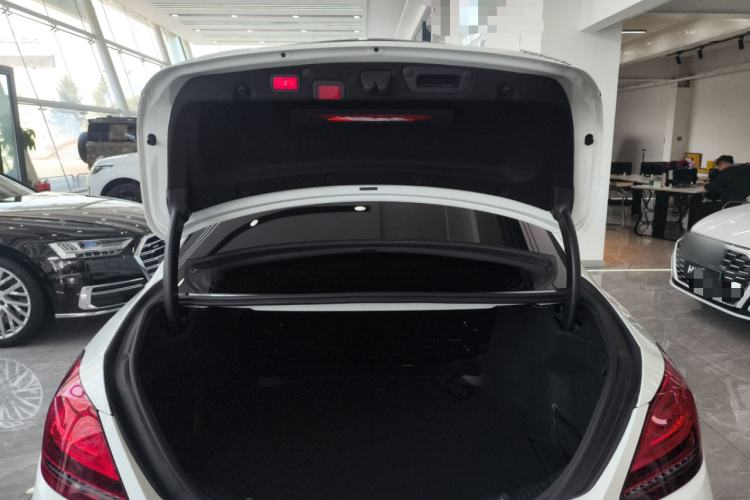 Used Mercedes-Benz C-Class 2020 Restyled C 260 L Sport Edition Trunk