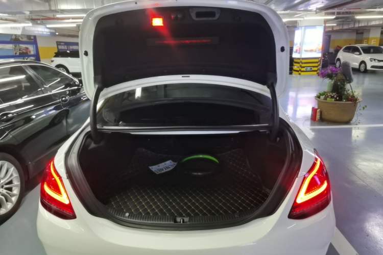 Used Mercedes-Benz C-Class 2020 C 200 L Fashion Edition Sport Version Trunk