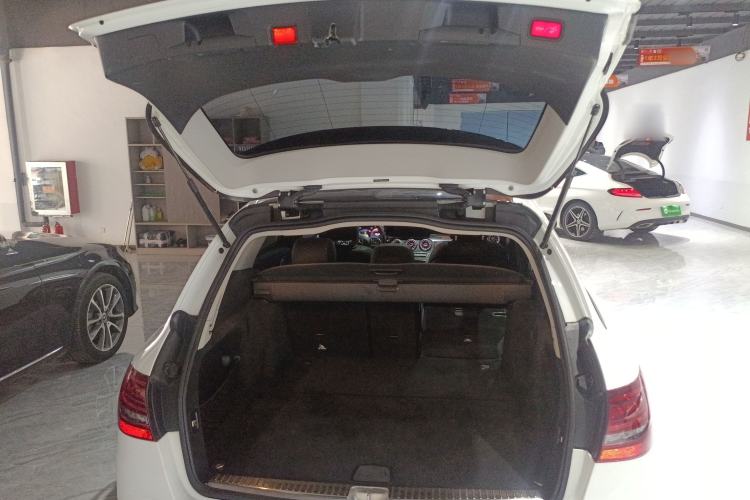 Used Mercedes-Benz C-Class 2020 C 260 Estate Trunk