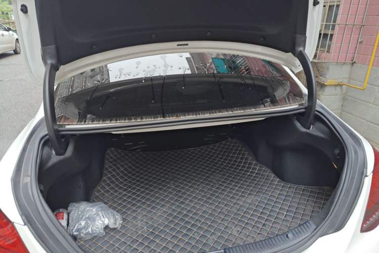 Used Mercedes-Benz C-Class 2020 C 260 L Sport Edition Trunk