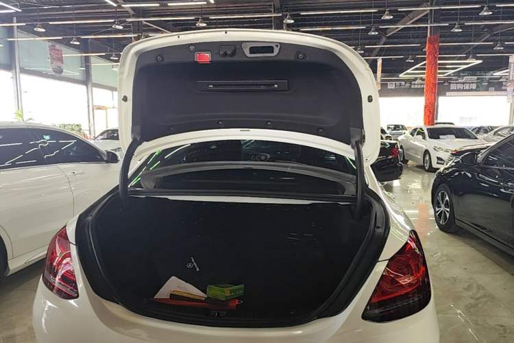 Used Mercedes-Benz C-Class 2020 C 200 L Dynamic Sport Edition Trunk