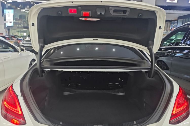 Used Mercedes-Benz C-Class 2020 Restyled C 260 L Sport Edition Trunk
