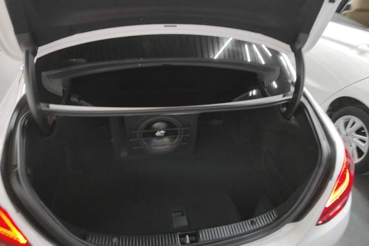 Used Mercedes-Benz C-Class 2020 Restyled C 260 L Sport Edition Trunk