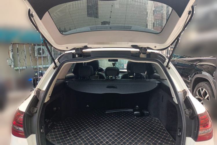 Used Mercedes-Benz C-Class 2020 Facelifted C 260 Estate Trunk
