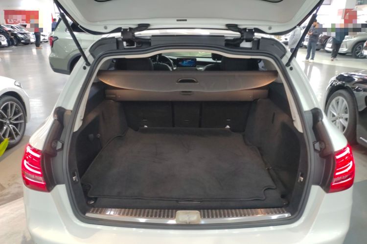 Used Mercedes-Benz C-Class 2020 C 260 Estate Trunk