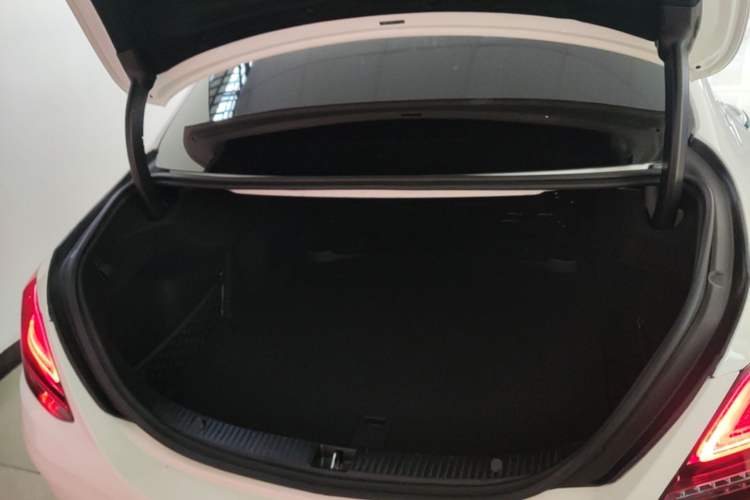 Used Mercedes-Benz C-Class 2020 Restyled C 260 L Sport Edition Trunk