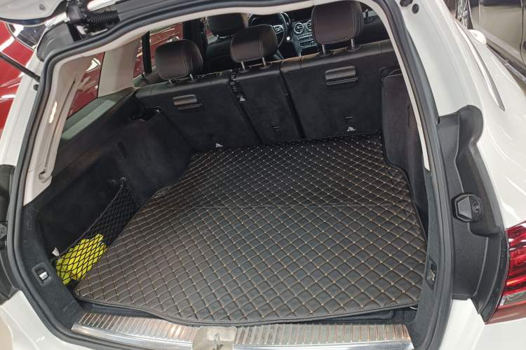 Used Mercedes-Benz C-Class 2020 Facelifted C 260 Estate Trunk