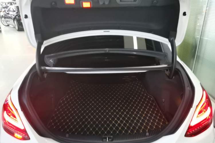 Used Mercedes-Benz C-Class 2020 Restyled C 260 L Sport Edition Trunk