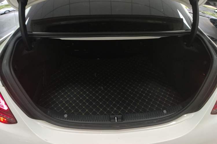 Used Mercedes-Benz C-Class 2020 Restyled C 260 Sport Edition Trunk