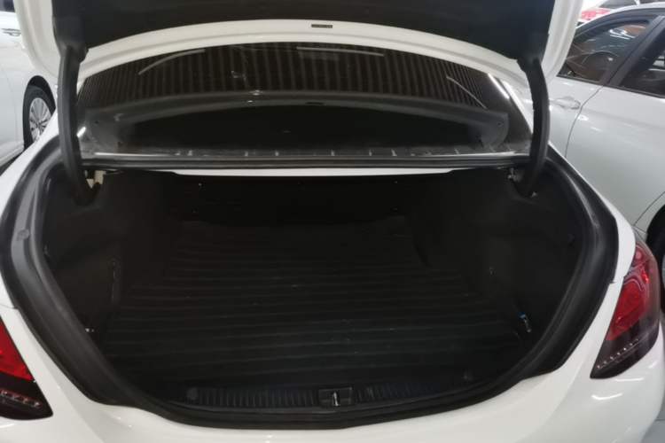 Used Mercedes-Benz C-Class 2020 Restyled C 260 Sport Edition Trunk
