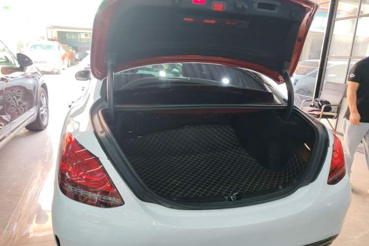 Used Mercedes-Benz C-Class 2020 Restyled C 260 L Sport Edition Trunk