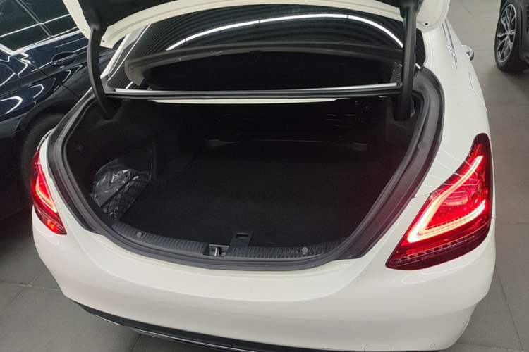 Used Mercedes-Benz C-Class 2020 Restyled C 260 L Sport Edition Trunk