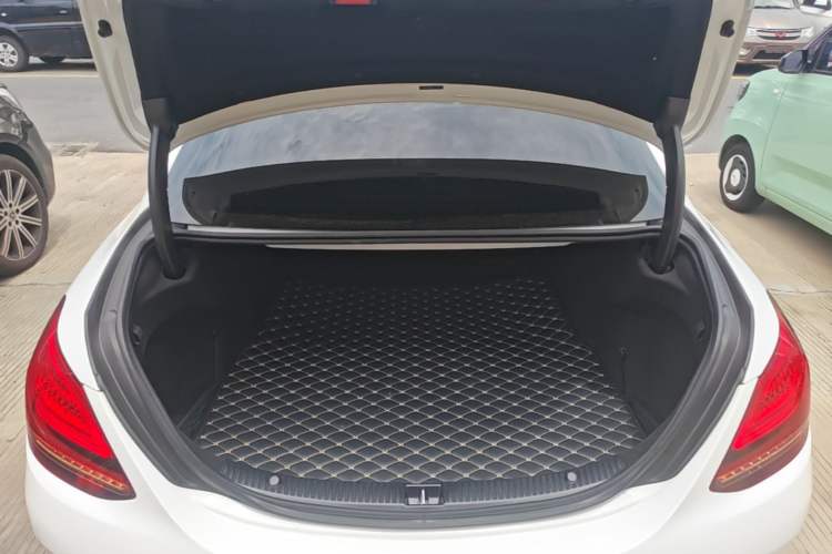 Used Mercedes-Benz C-Class 2020 Restyled C 260 Sport Edition Trunk