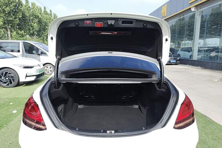Used Mercedes-Benz C-Class 2020 Restyled C 260 L Sport Edition Trunk