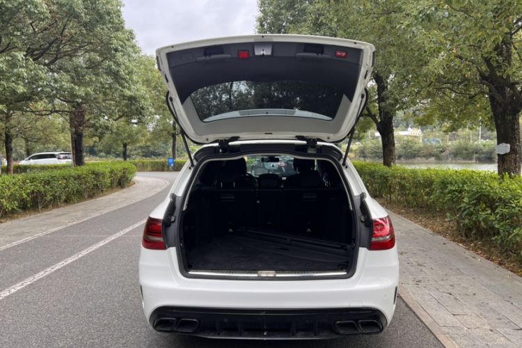 Used Mercedes-Benz C-Class 2020 C 260 Estate Trunk
