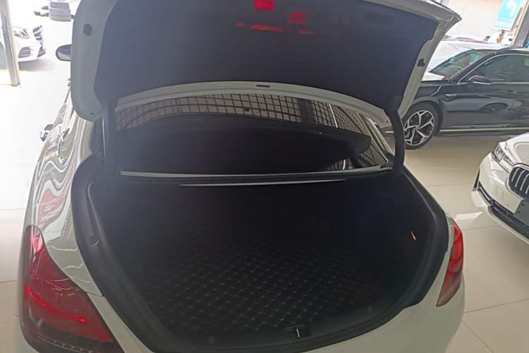 Used Mercedes-Benz C-Class 2020 Restyled C 260 L Sport Edition Trunk