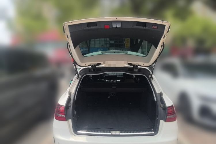 Used Mercedes-Benz C-Class 2020 C 260 Estate Trunk