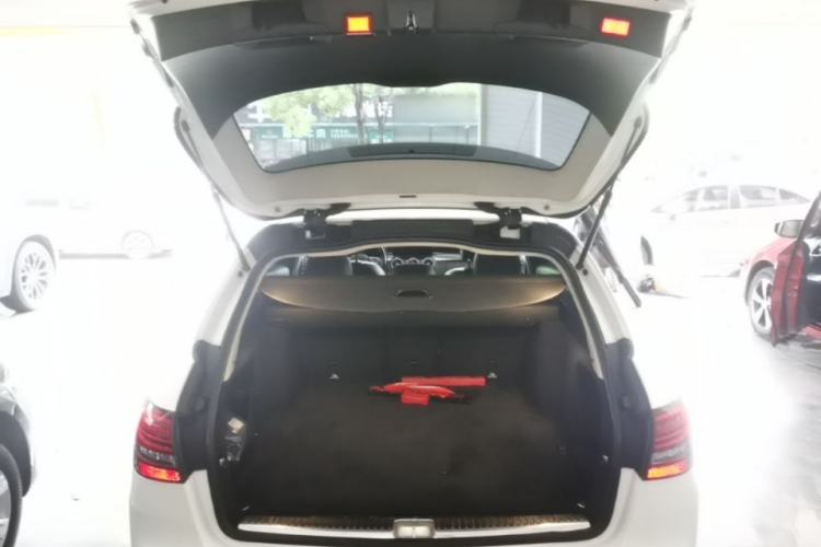 Used Mercedes-Benz C-Class 2020 Facelifted C 260 Estate Trunk