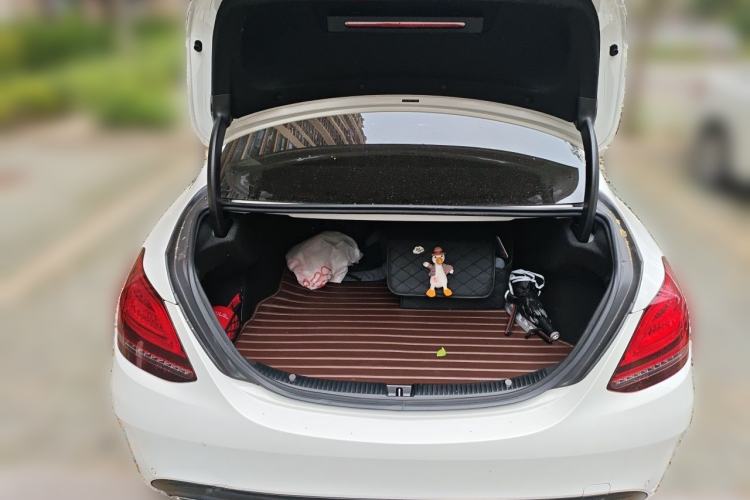 Used Mercedes-Benz C-Class 2020 Updated C 200 L Fashion Edition Trunk