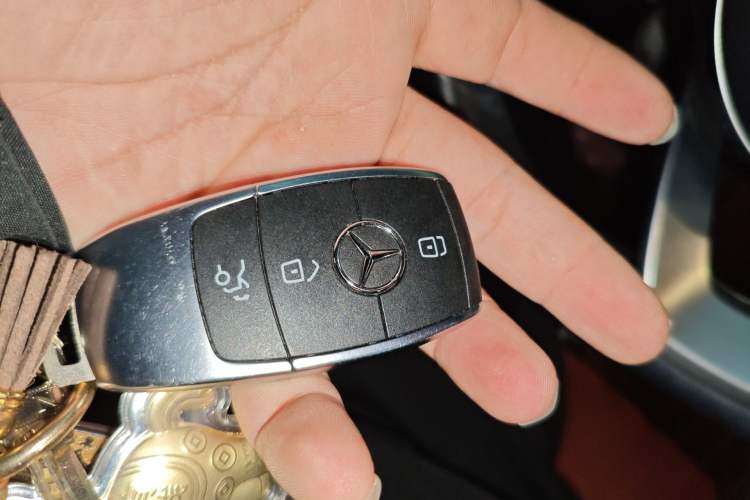 Used Mercedes-Benz C-Class 2020 C 260 Sport Edition Vehicle Key