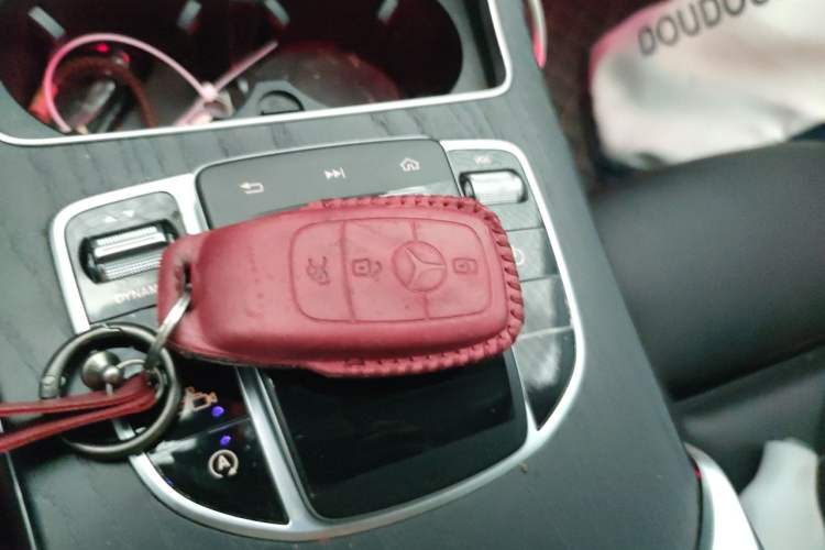 Used Mercedes-Benz C-Class 2020 Restyled C 260 L Sport Edition Vehicle Key