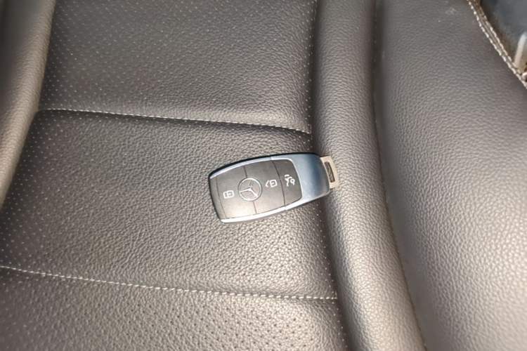 Used Mercedes-Benz C-Class 2020 Restyled C 260 L Sport Edition Vehicle Key