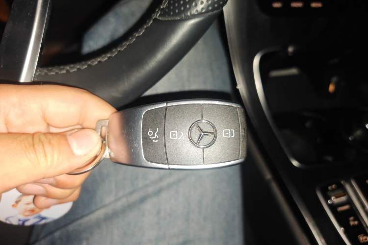 Used Mercedes-Benz C-Class 2020 Restyled C 260 L Sport Edition Vehicle Key