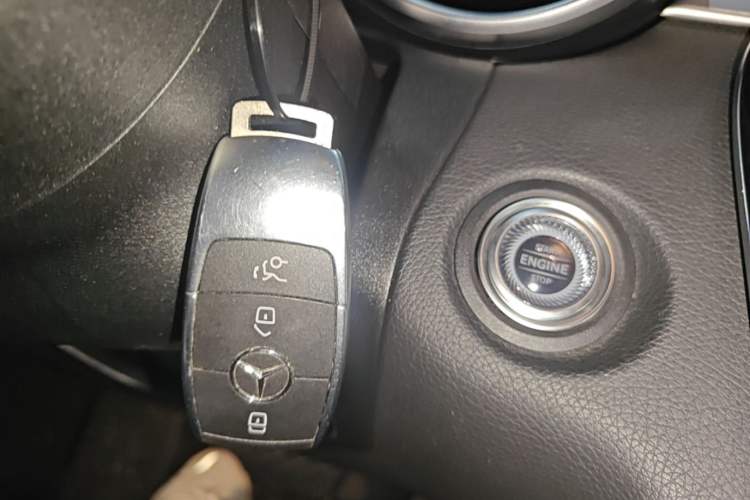 Used Mercedes-Benz C-Class 2020 Restyled C 260 L Sport Edition Vehicle Key