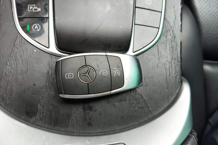 Used Mercedes-Benz C-Class 2020 Restyled C 260 L Sport Edition Vehicle Key