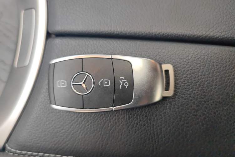 Used Mercedes-Benz C-Class 2020 C 200 L Fashion Edition Sport Version Vehicle Key