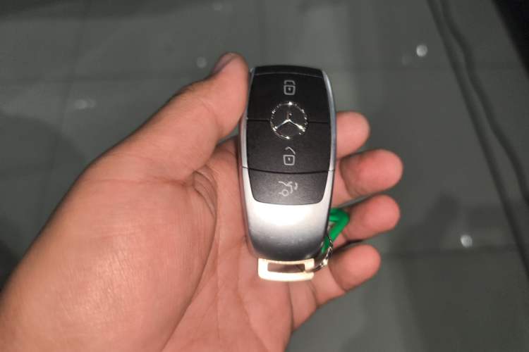 Used Mercedes-Benz C-Class 2020 Restyled C 260 L Sport Edition Vehicle Key