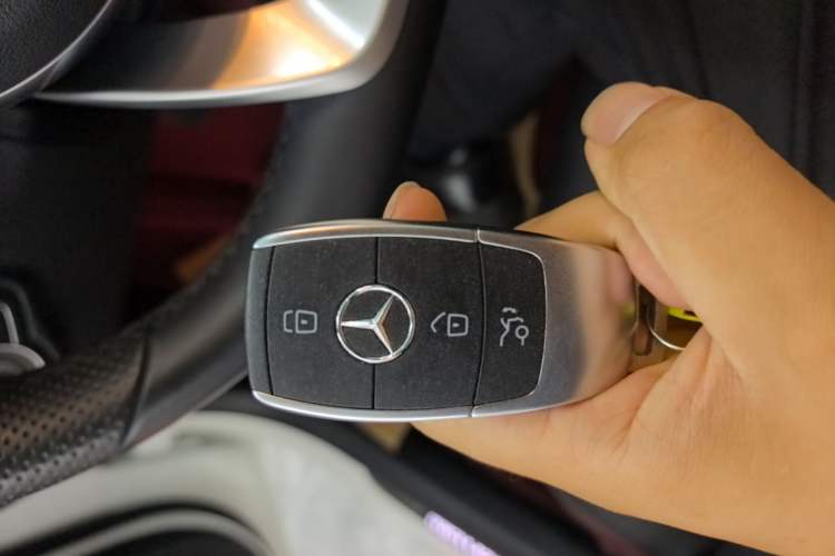 Used Mercedes-Benz C-Class 2020 C 260 L Sport Edition Vehicle Key
