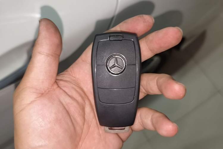 Used Mercedes-Benz C-Class 2020 Restyled C 260 L Sport Edition Vehicle Key