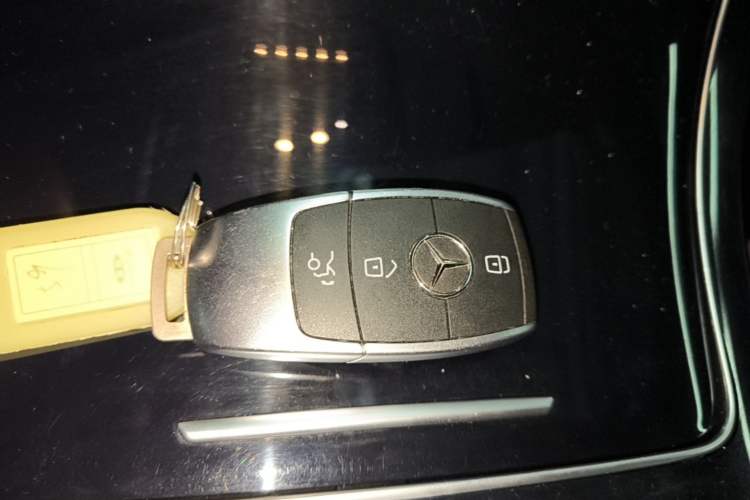 Used Mercedes-Benz C-Class 2020 Restyled C 260 Sport Edition Vehicle Key