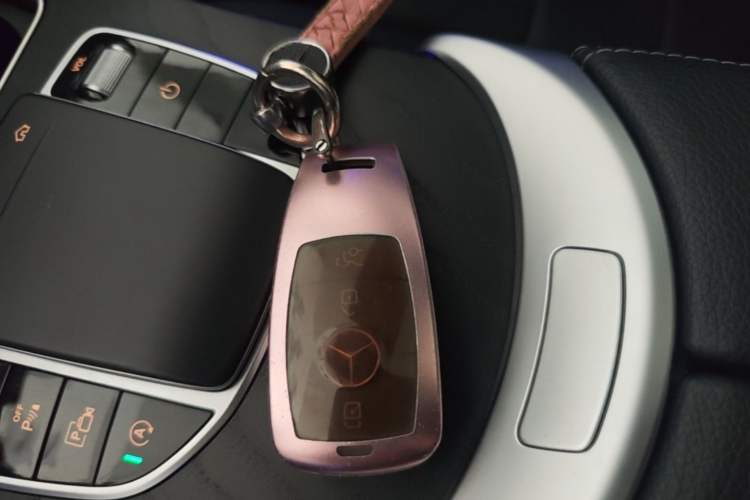 Used Mercedes-Benz C-Class 2020 Restyled C 260 L Sport Edition Vehicle Key