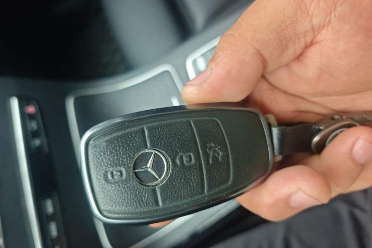 Used Mercedes-Benz C-Class 2020 Restyled C 260 L Sport Edition Vehicle Key